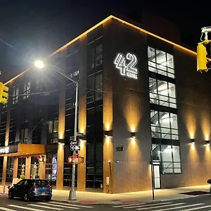 https://42-hotel.us-newyorkcity.com