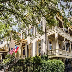 https://the-gastonian.top-hotels-in-savannah.com